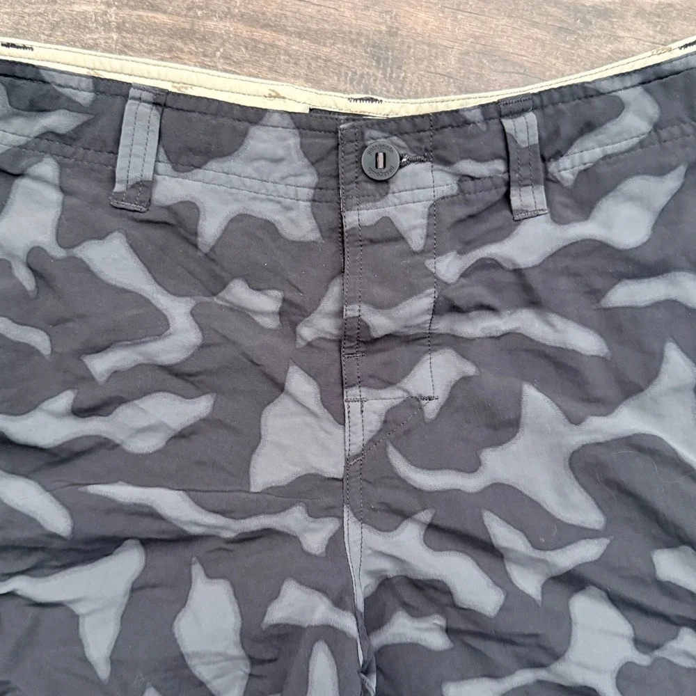 Patagonia Mens All-Wear Camo Print 10" Cargo Shorts, Black Gray, 31 - Picture 3 of 11